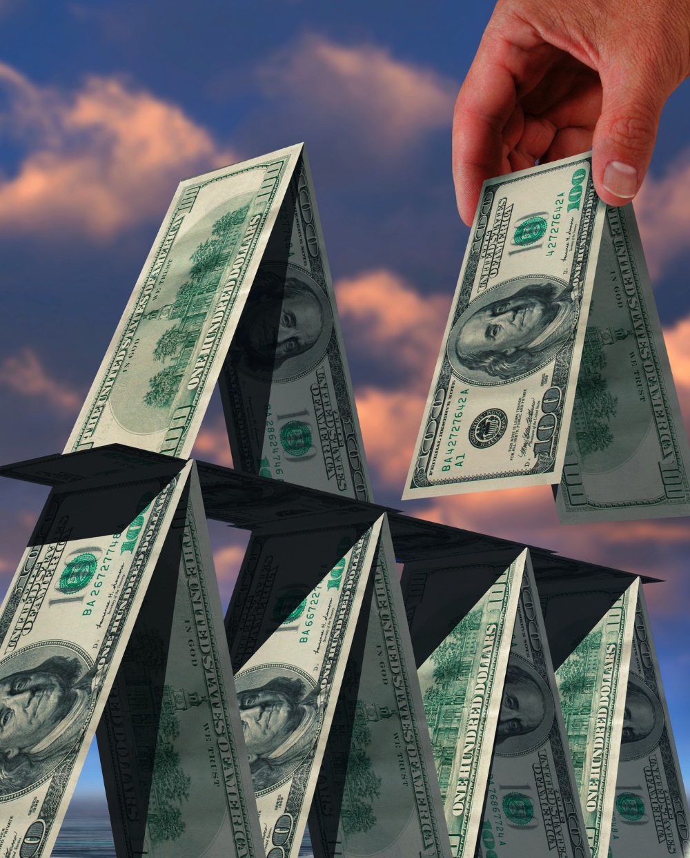 Изображение пирамиды из долларов, Ответственность за создание финансовых пирамид